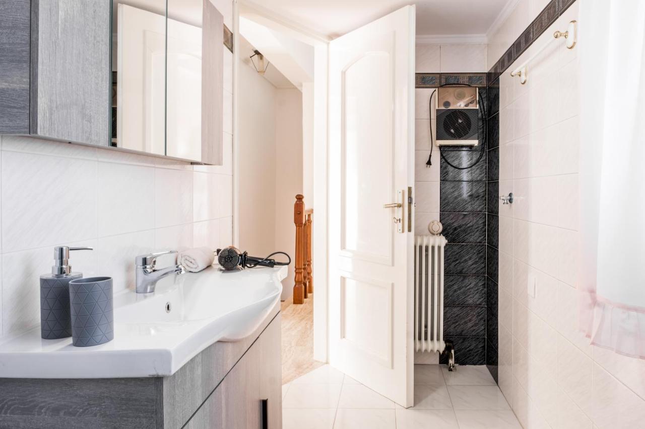 The Home Sweet Home - Family Friendly 2 Floor Apartment Kalamáta Buitenkant foto