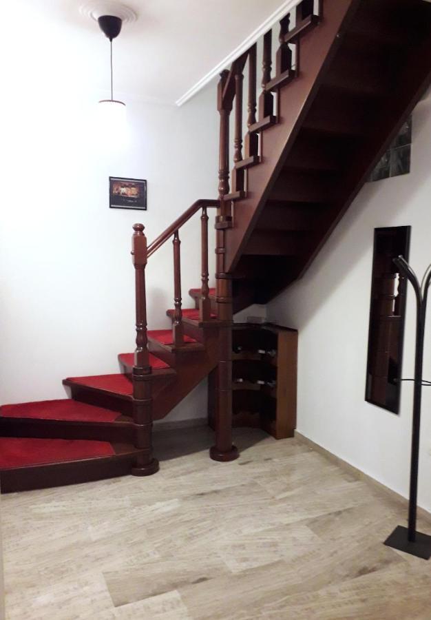 The Home Sweet Home - Family Friendly 2 Floor Apartment Kalamáta Buitenkant foto