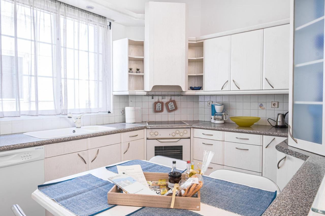 The Home Sweet Home - Family Friendly 2 Floor Apartment Kalamáta Buitenkant foto